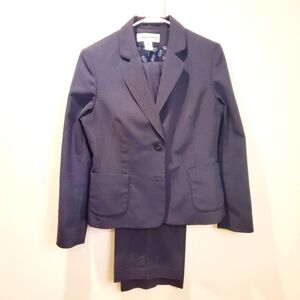 Jones New york suit black stripped size 8